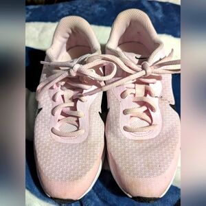 Kid's Girls Pink Athletic Nike Shoes